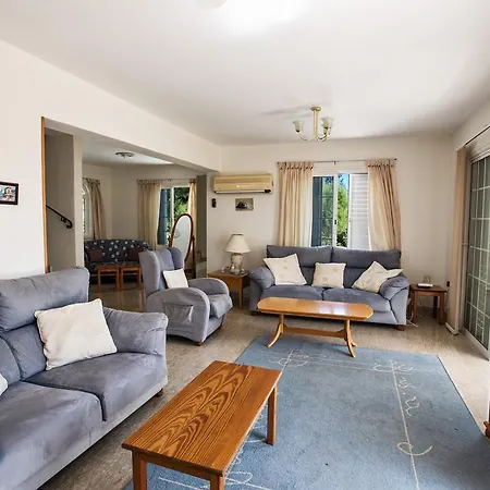 Merab Center Villa Agia Napa