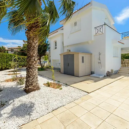 Merab Center Ajia Napa