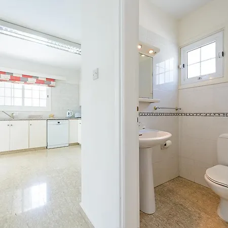 Merab Center * Ajia Napa