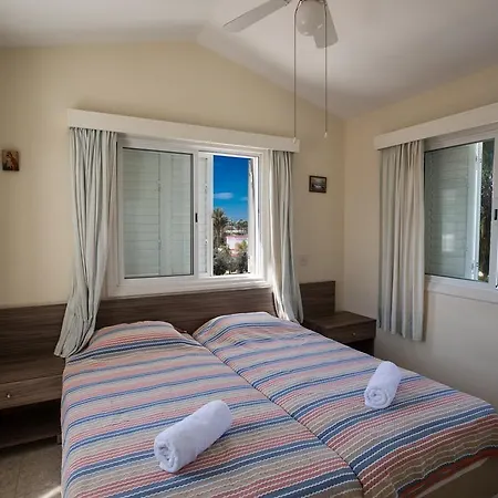 Merab Center איה נאפה