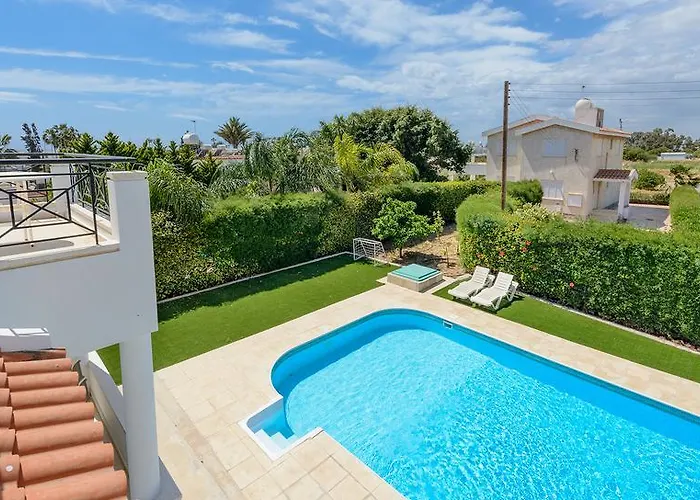 Merab Center Ayía Nápa