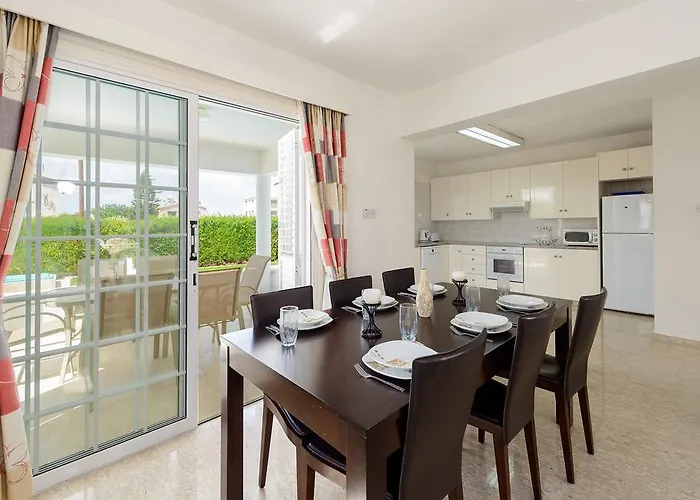 Merab Center Ayía Nápa