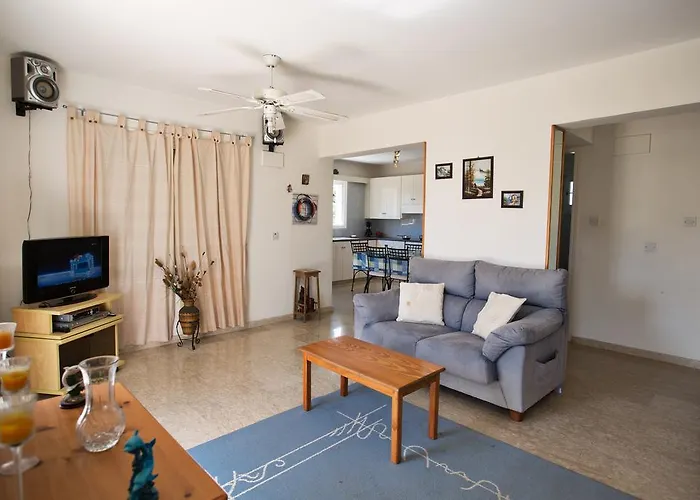 Merab Center Ayía Nápa