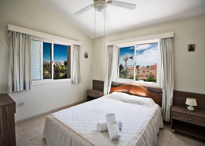 Merab Center Villa Ayía Nápa